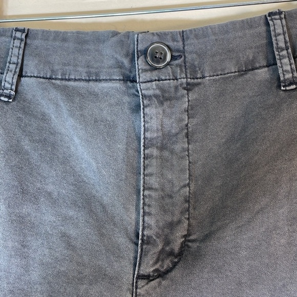 NWT. Old Navy Medium High Rise Denim Shorts. - Picture 7 of 11